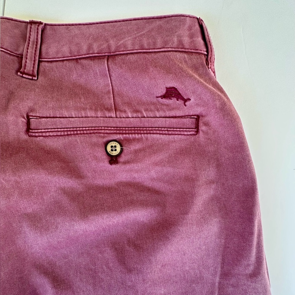 Tommy Bahama Men's Boracay 10"
Chino Shorts, Cherry Stone, Sz 32 - Picture 3 of 8